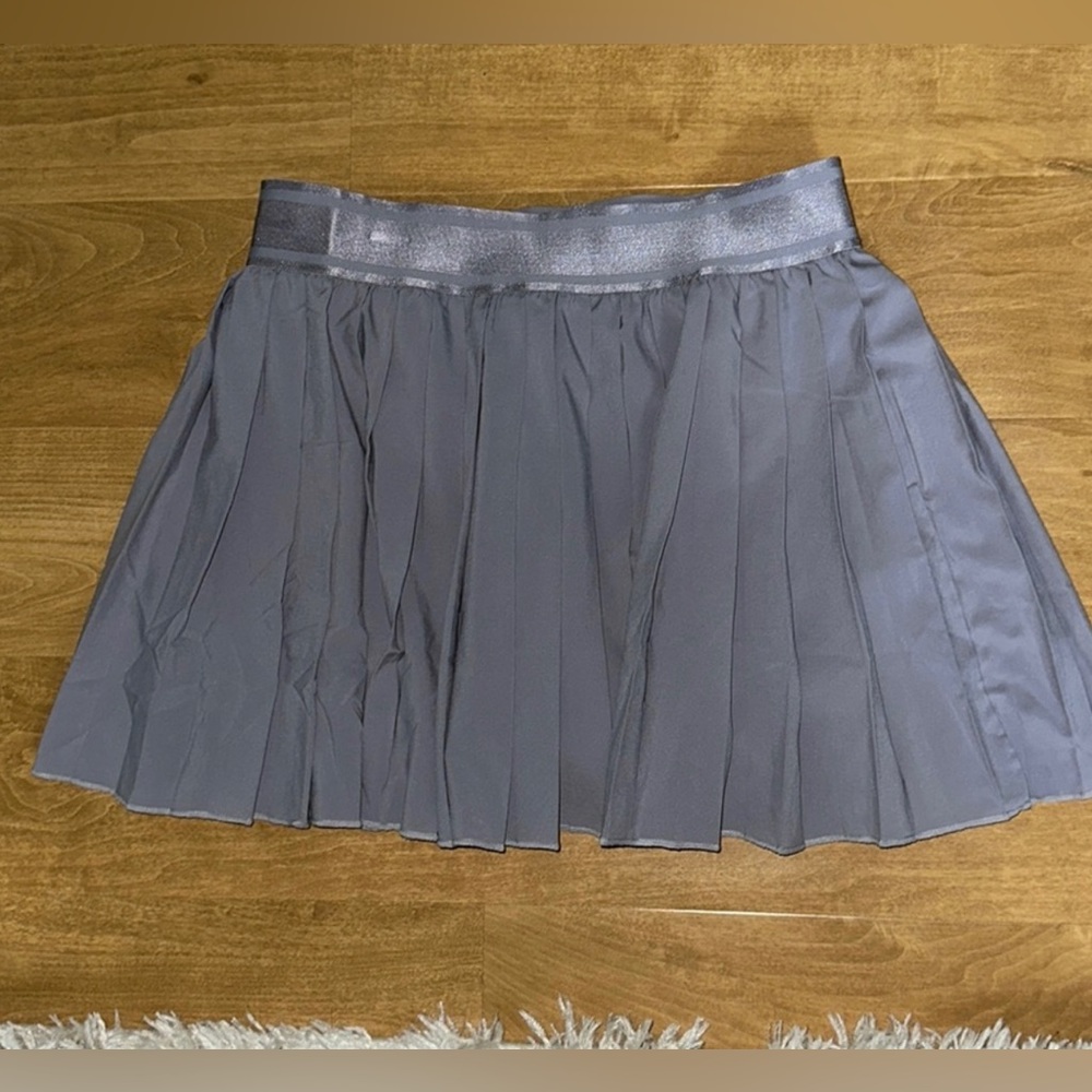 Women’s Pleated Gray Skort Size Small